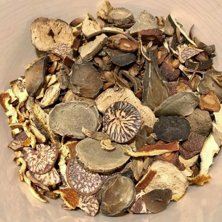 Ein Hintergrundbild mit getrockneten Kräutern.